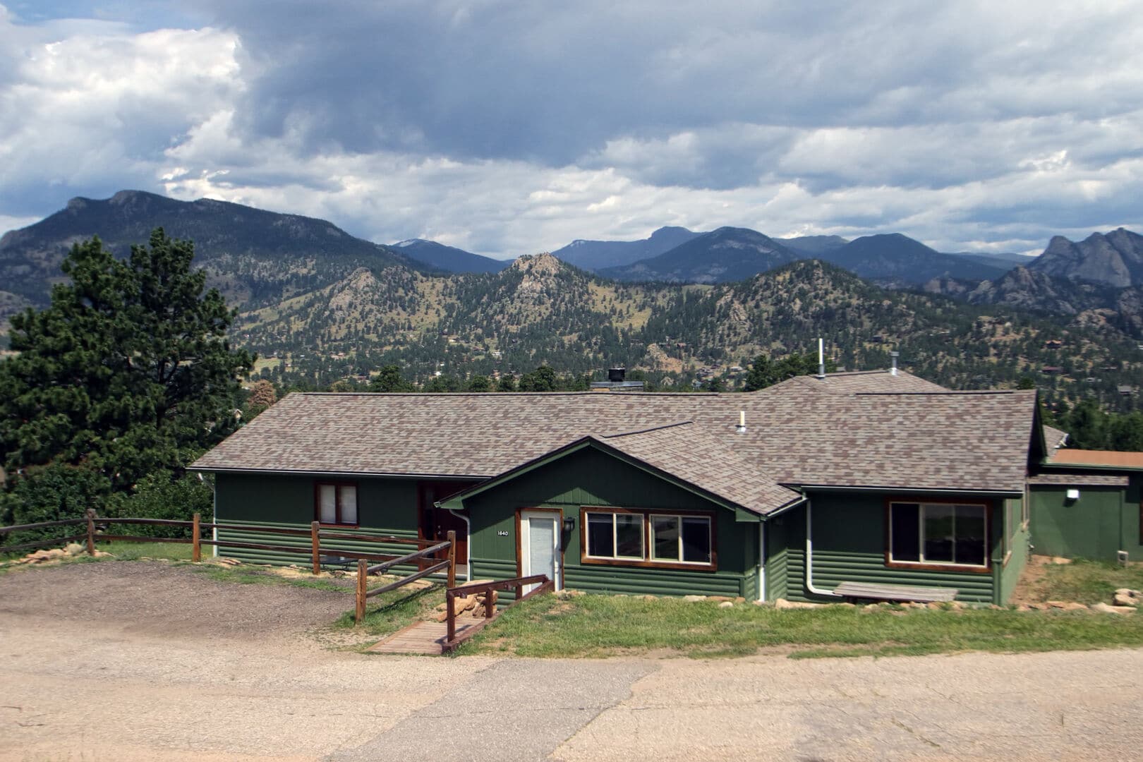 vacation home 1a Cabins Near Rocky Mountain National Park